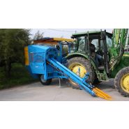 Récolteuse de carottes CF 300 - Carpi Meccanica S.N.C - mono-rang demi-portée, courroies, système de tri hydraulique_2