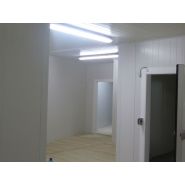 Panneaux sandwichs lisses ou micro-nervurés pour chambres froides