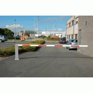 Barrière levante manuelle Alphatronics - design moderne et résistant aux conditions météorologiques_2