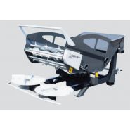 Machine agricole Calvet pour paillage et distribution de balles rondes