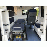 Ambulance Opel Vivaro en bon état avec suspension MALPE