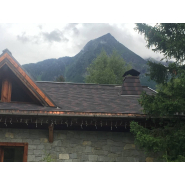 Ardoises métalliques imitant l'aspect du bardeau d'asphalte