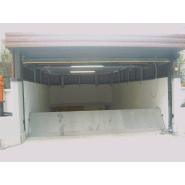 Barrage pneumatique ancré sur un radier en béton pour protection contre les crues