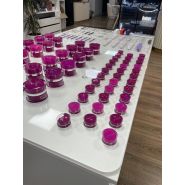 Présentoirs en plexiglas pour boutiques - élégance, polyvalence et personnalisation_2