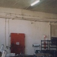 Lambris blanc avec système d'emboîtement étanche pour rénovation rapide