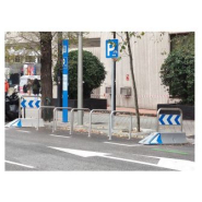 Bloc de délimitation de zone de parking en PEHD - 1600 x 350 x 900 mm - arceau en acier peint ou inox_2