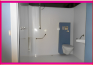 Système de cabines sanitaires avec hauteur totale de 2150 mm