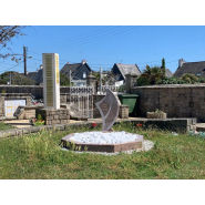 Jardins du souvenir - Les Stèles - Stèle Cassiopée en granit massif avec gravure personnalisée_2