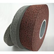 Roue abrasive pour pré-polissage de matières synthétiques