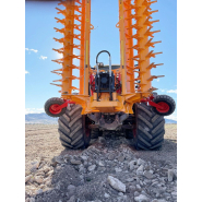 Aligneuse de pierres frontale pliable avec attelage sur relevage avant_2