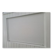 Espace de vie modulaire isolé compatible avec modules sanitaires