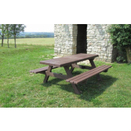 Ensemble pique-nique 100% plastique recyclé - ISOLA PMR - Accessibilité et robustesse - 171 Kg - Recyclage de 5200 bouteilles_2