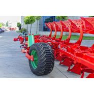 Charrue agricole monoroue avec réglage de profondeur hydraulique