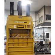 Presse verticale robuste T60XD - production de balles OCC de 1 500 lb en 45 minutes_2