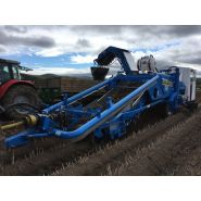 Récolteuse Standen T2 équipée de rouleaux OMEGA pour minimiser les dommages aux cultures