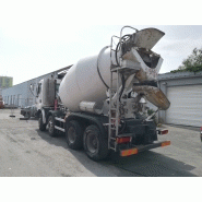 Véhicule industriel Renault Kerax 8x4 pour transport de béton