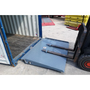 Rampe d'accès pour conteneur  au sol, déplaçable pour des opérations de chargement / déchargement rapides - Capacité 8T - AZ Ramp HCNN-08_2