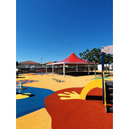 Abri d'aire de jeux conçu pour protéger, embellir et valoriser les espaces extérieurs des enfants - Koman Groupe_2