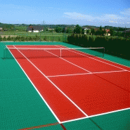 Dalle de sol clipsable pour terrain de tennis