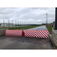 Roadblocker automatique escamotable - hauteur 80 cm - longueur jusqu'à 4 m - RB80-C80 Roadblocker automatique escamotable - hauteur 80 cm - longueur jusqu'à 4 m - RB80-C80