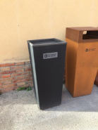 Corbeille en béton James avec cendrier Bond - Blanc / Gris / Ocre / Finition petra 1 - 40,7 x 40,7 x 105 cm - 48 kg_2