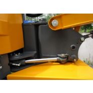 Broyeur forestier avec rouleau démontable et système hydraulique performant