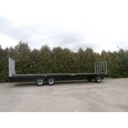 Plateau fourrager avec roues 445/45R19,5 routières