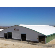 Bâtiment d'élevage métallo-textiles pour vaches laitières - Spacieux, clair, baigné de lumière - AGROTEL_2