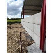 Paroi préfabriquée en béton armé pour clôtures d'élevage