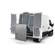 Rampe de chargement pour fourgon avec fixation sans perçage