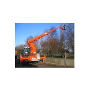 Élévateur à nacelle stable avec supports hydrauliques ajustables