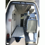 Ambulance Volkswagen T6 avec caméra de recul et distributeur O2