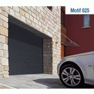 Porte de garage basculante motif 825 / motorisée / débordante / avec rail de guidage