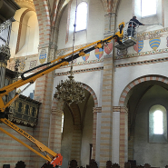 Nacelle araignée sur chenille automotrice idéale pour l'entretien des espaces verts et des bâtiments avec une hauteur de travail de 17.60m - spider 18.90_2