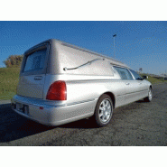 Voiture funéraire américaine avec barres florales