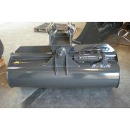 Accessoire de curage de fossé avec barres de renforcement