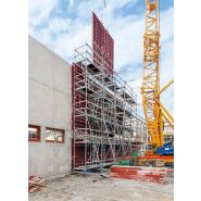 Plate-forme de travail sécurisée pour coffrage et bétonnage PERI UP Flex