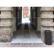 La corbeille Simply - Poubelle publique - The Italian Lab - Diamètre 450 mm, Hauteur 836 mm, Capacité 100L, Poids 35.5 kg_2