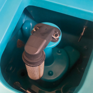 Autolaveuse avec grande capacité de réservoirs et système de recirculation d’eau