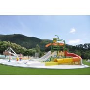 Pataugeoire - Grande structure aqualudique thème Hawaï avec toboggans et activités personnalisables - Polin Waterparks_2