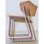 Chaise de réunion ou de conférence au style épuré et design en bois, empilable pour les visiteurs - 