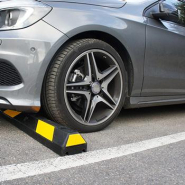 Bordure Butée de Parking Jaune/Noir en Caoutchouc Recyclé - Tire Fonds Offerts - Flexible et Résistante_2