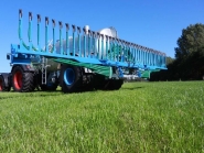 Bomech Flex avec broyeur répartiteur Alrena et trappe à pierres