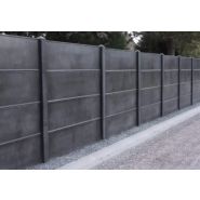 Mur plein en béton avec dalles lisses ou striées