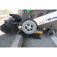 Balayeuse Maxwind ergonomique pour espaces publics et parkings