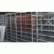 Rayonnage polyvalent pour lieux de stockage et salles d'archives