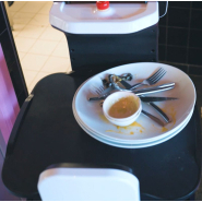 Robot de service pour restaurants et fast-foods - écran HD, plateaux ajustables, navigation avancée_2