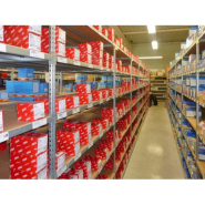 Rayonnage léger polyvalent - pour bacs et cartons - capacité 150 kg par tablette_2
