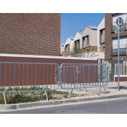 Barrière de rétention de foule légère et facile à manipuler