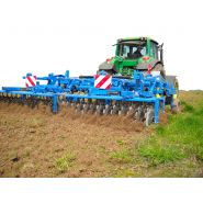 Déchaumeur C2M pour trancher, mélanger et enfouir les résidus